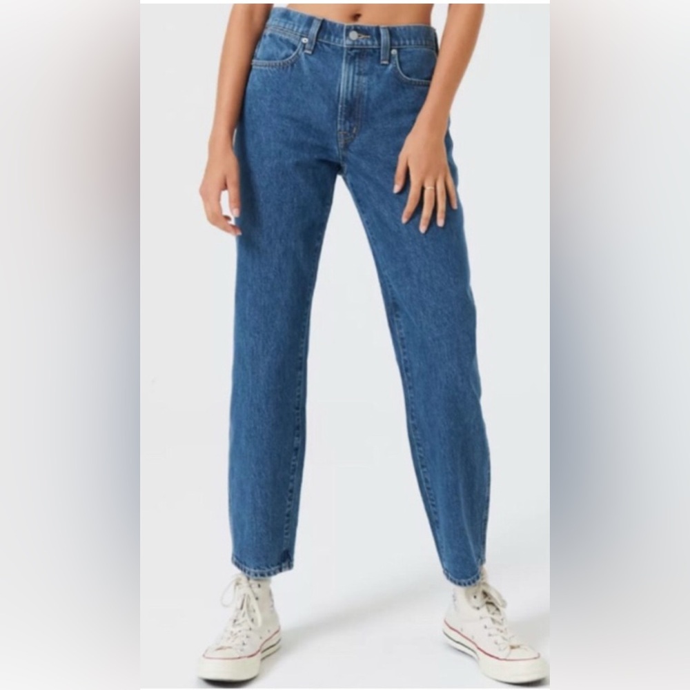 SUNDAY BEST Aritzia Zola Mom High Rise Tapered Leg Jean Size 0 - Picture 2 of 6